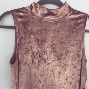 LuLu's champagne colored velvet dress